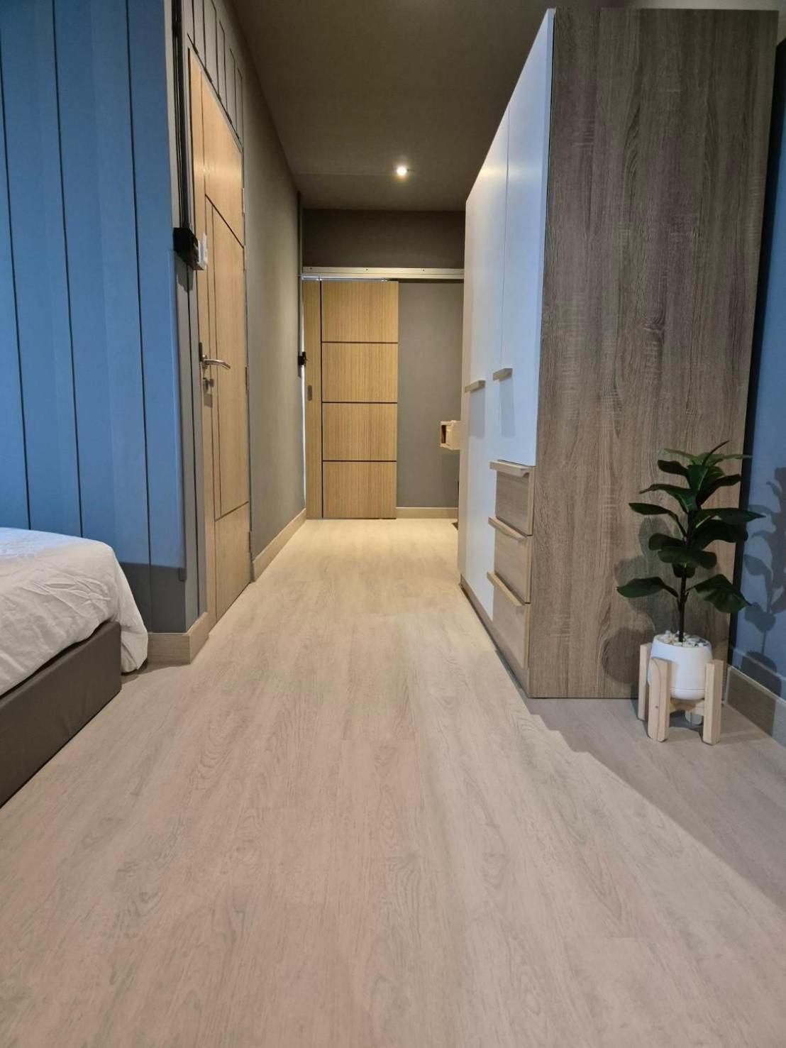 Casa de hóspedes Vibe, House, 7 Mins To Bts, Center, Private In Sathon, Private Bathroom, Bangkok, Thailand