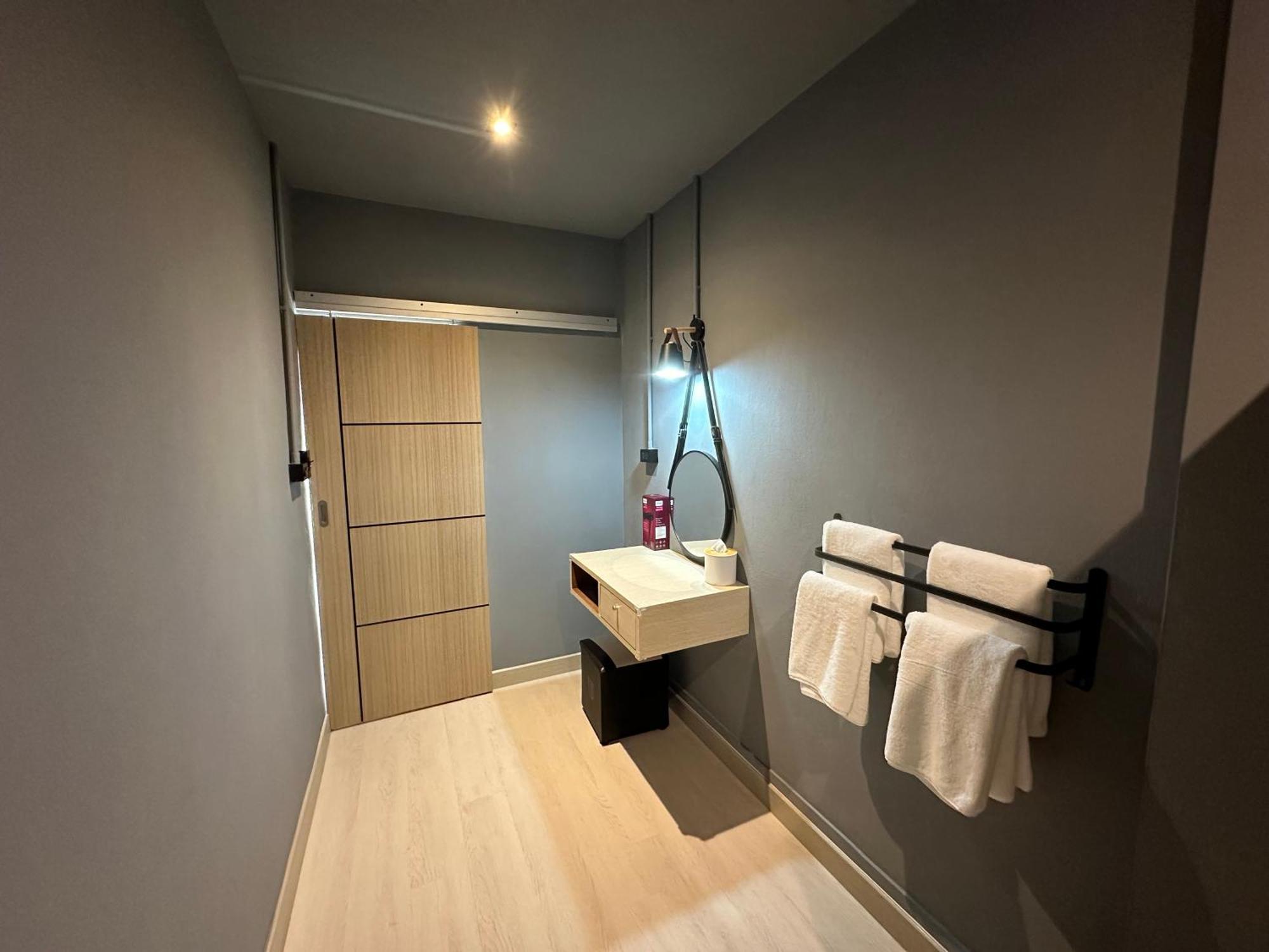 Vibe, House, 7 Mins To Bts, Center, Private In Sathon, Private Bathroom, Bangkok, Thailand Banguecoque