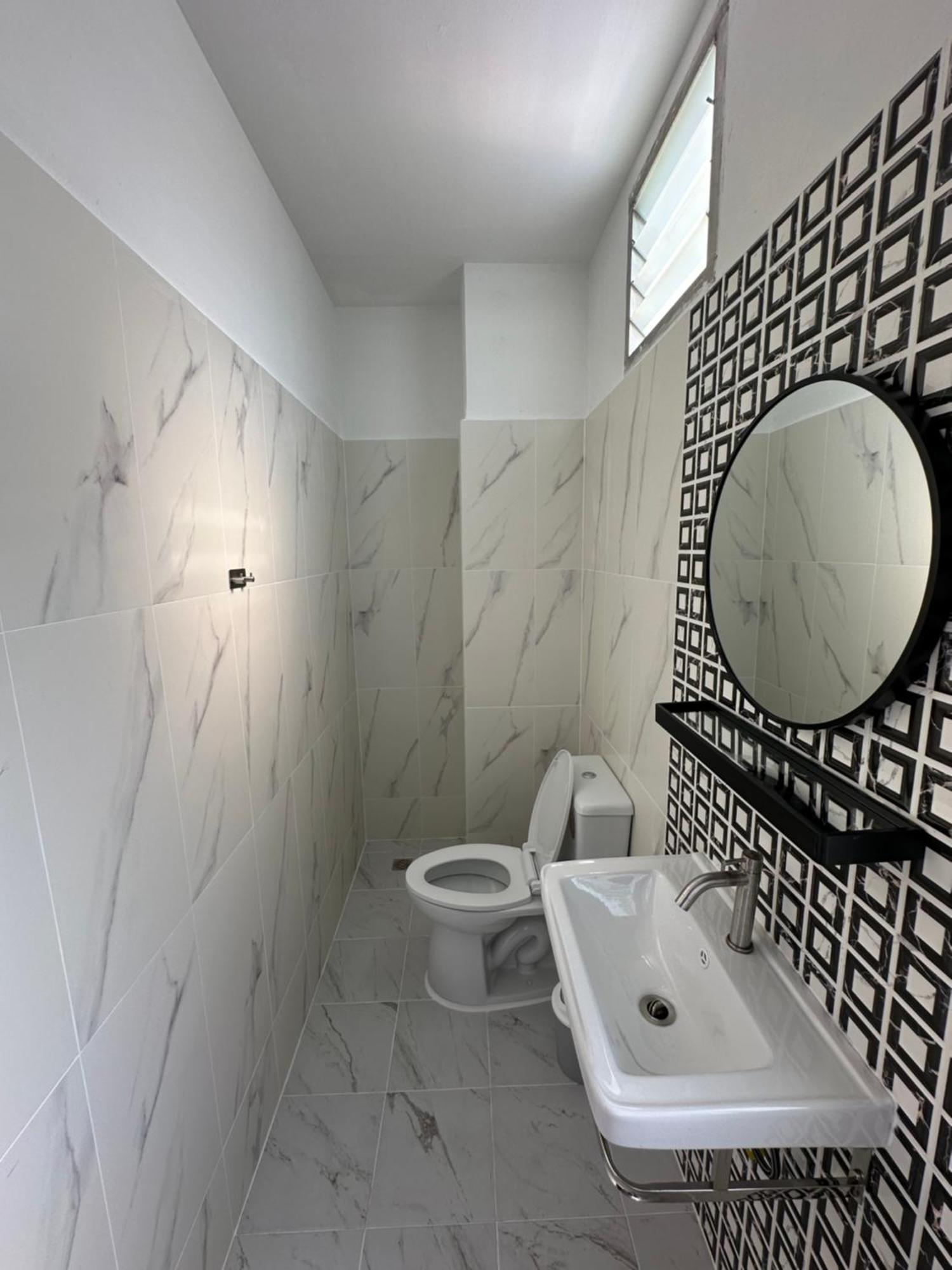 Casa de hóspedes Vibe, House, 7 Mins To Bts, Center, Private In Sathon, Private Bathroom, Bangkok, Thailand *